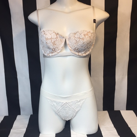 Victoria’s Secret lace bra and panty set 32D & M - Picture 2 of 5